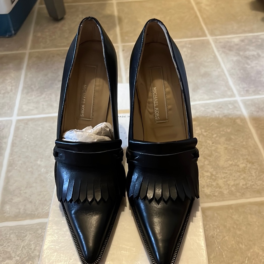 Michael Kors tassel pumps size 5 1/2